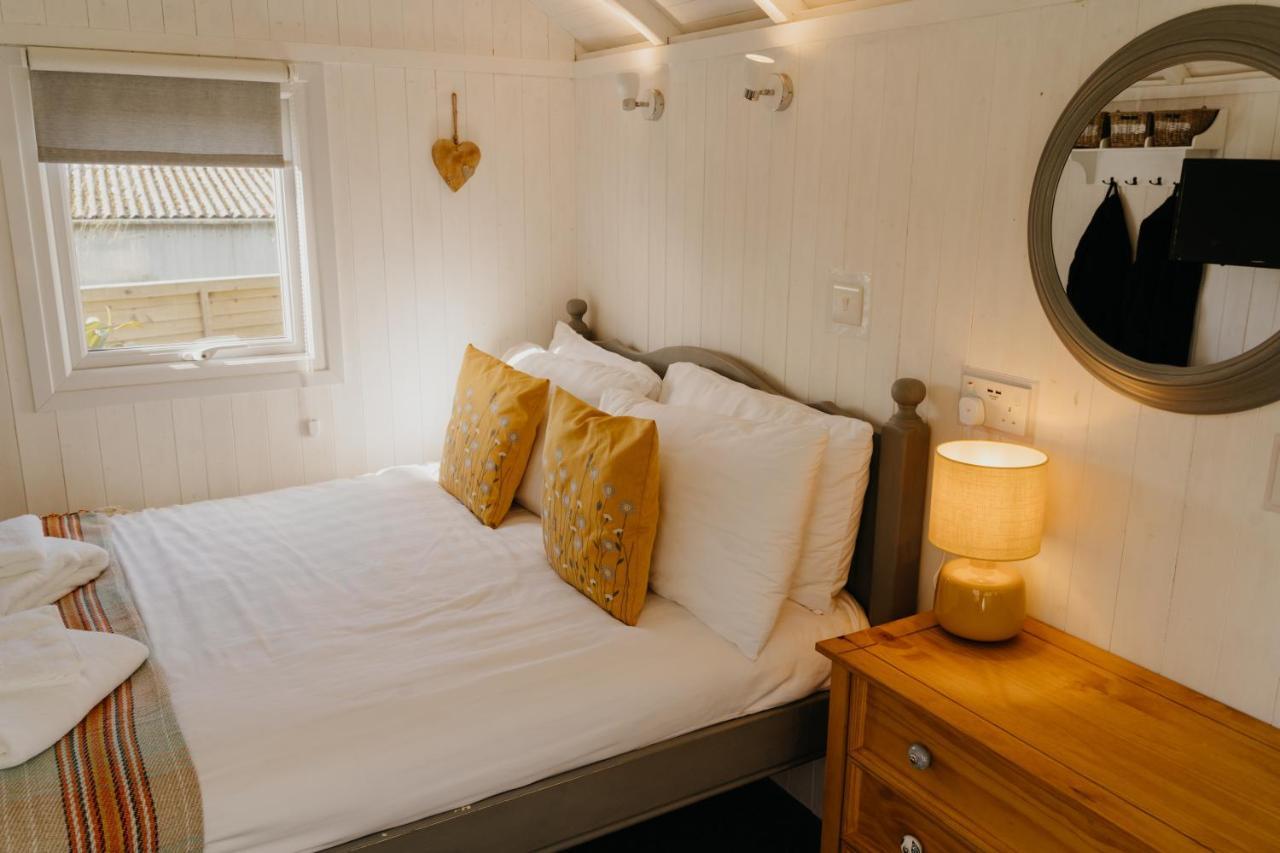 Little England Retreats - Cottage, Yurt And Shepherd Huts Othery Exteriér fotografie